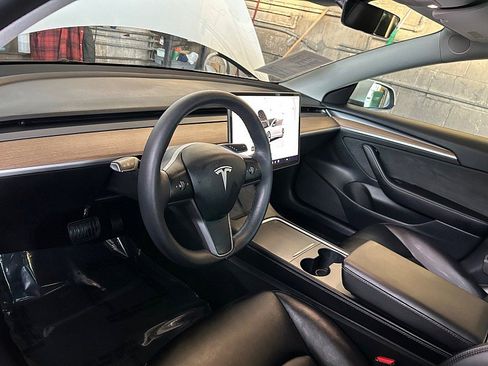 Used 2022 Tesla Model 3 RWD image 17