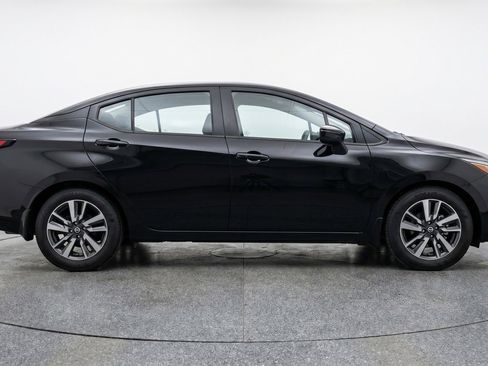 Used 2025 Nissan Versa SV FWD image 11