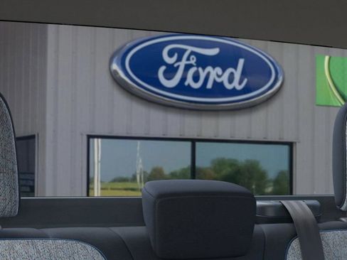 New 2025 Ford Maverick XLT w/ XLT Luxury Package image 28