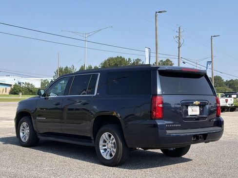 Used 2019 Chevrolet Suburban LT RWD image 9