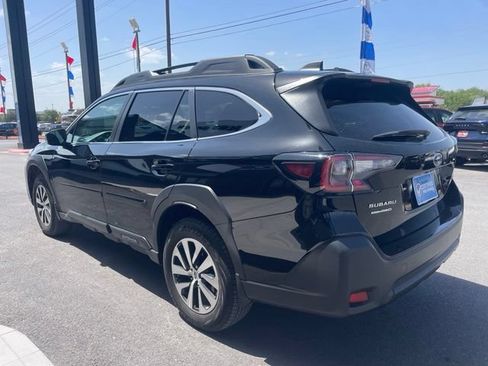 Used 2025 Subaru Outback Premium AWD/4WD image 5