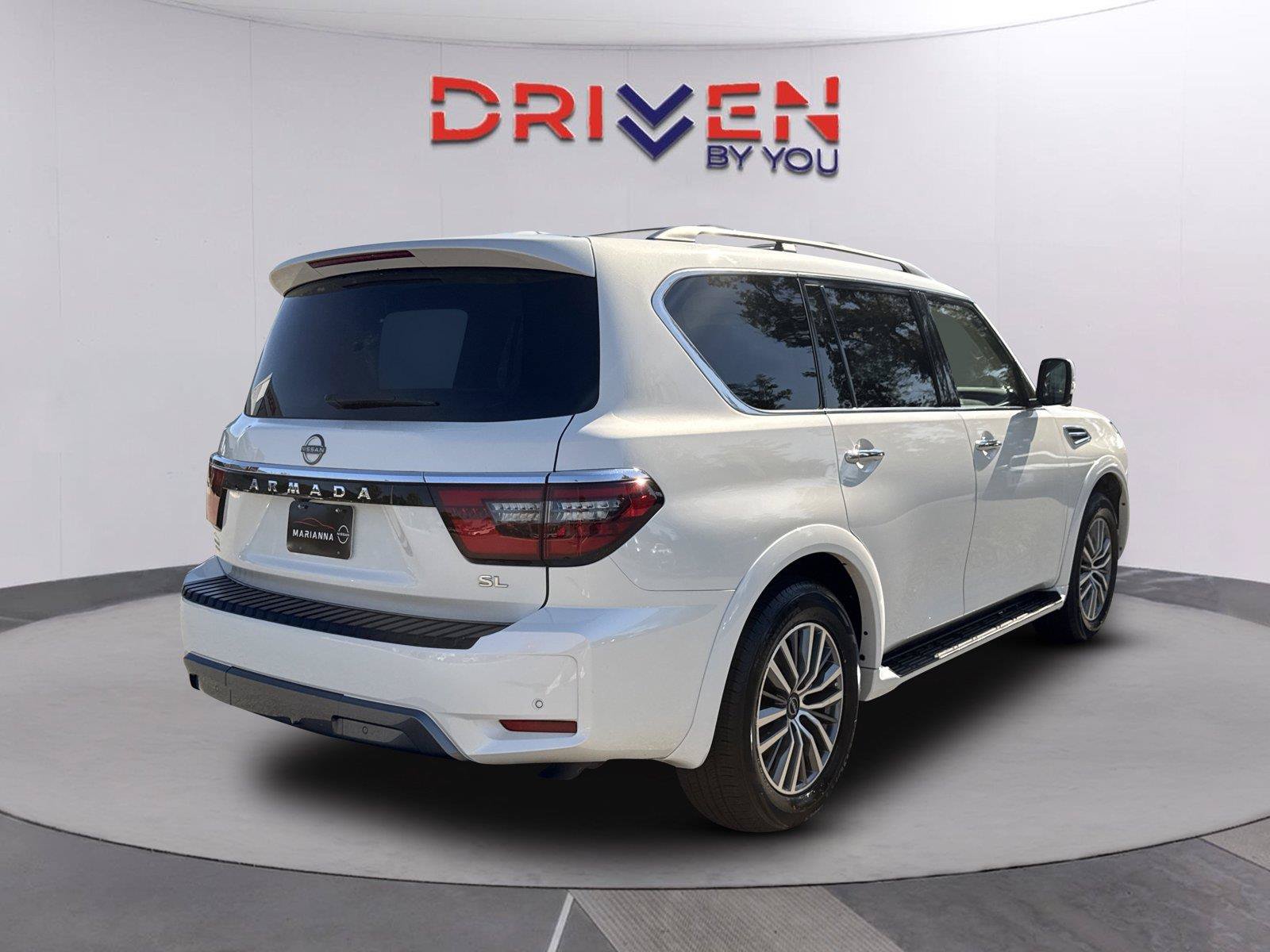 Used 2023 Nissan Armada SL w/ Captain's Chairs Package RWD image 3
