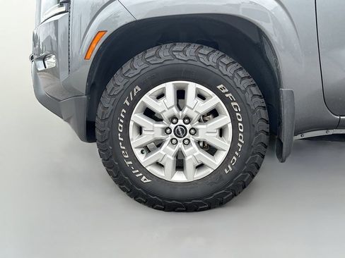 Used 2023 Nissan Frontier SV w/ SV Premium Package AWD/4WD image 10