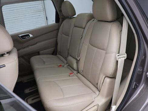 Used 2015 Nissan Pathfinder SL w/ SL Premium Package image 13