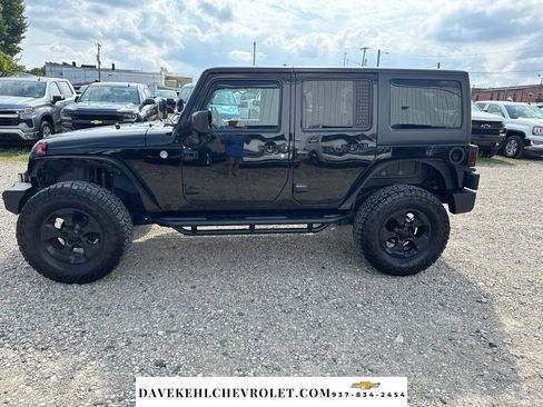 Used 2015 Jeep Wrangler Unlimited Sahara AWD/4WD image 2