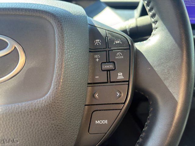 Certified 2024 Toyota Prius LE FWD image 27