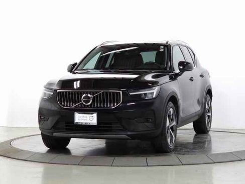 Certified 2023 Volvo XC40 B5 Plus w/ Protection Package Premier image 3