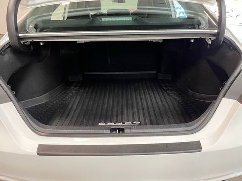 Used 2022 Toyota Camry SE image 16