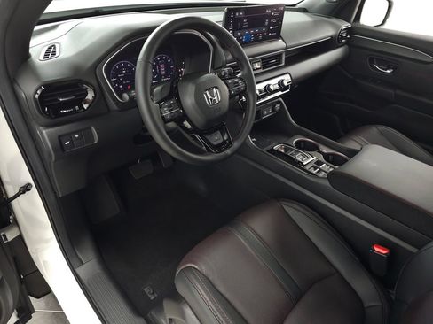 Used 2026 Honda Pilot Black Edition image 17