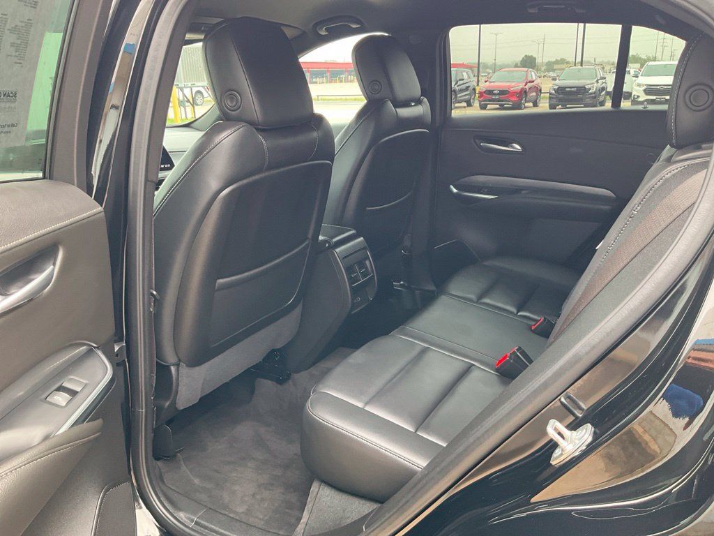 Used 2025 Cadillac XT4 Premium Luxury FWD image 29