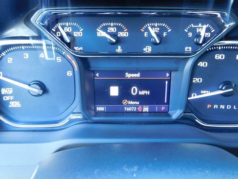 Used 2022 GMC Sierra 1500 AT4 w/ AT4 Premium Package image 6