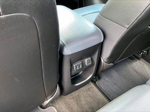 Used 2017 Chevrolet Colorado Z71 AWD/4WD image 11