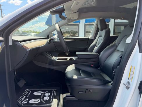 Used 2023 Tesla Model Y Long Range AWD/4WD image 11