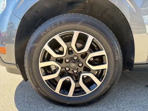 Used 2022 Ford Maverick Lariat w/ Lariat Luxury Package image 18