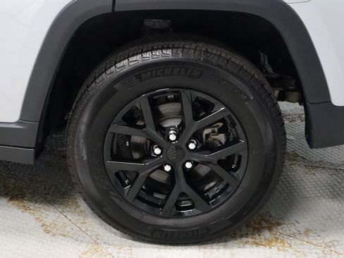 Used 2024 Jeep Grand Cherokee Altitude image 20