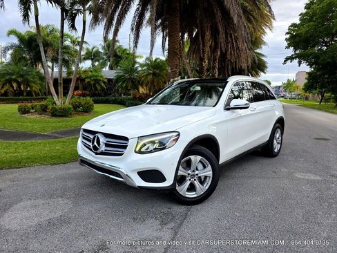 Used 2018 Mercedes-Benz GLC 300 w/ Premium Package image 8