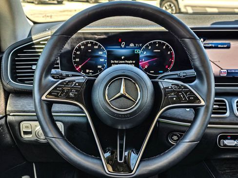 New 2026 Mercedes-Benz GLS 450 4MATIC image 26
