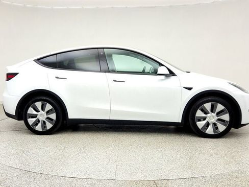 Used 2023 Tesla Model Y Long Range AWD/4WD image 4