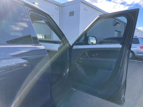 Used 2024 Land Rover Range Rover Sport Dynamic SE AWD/4WD image 8