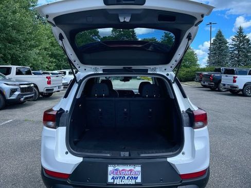 Used 2025 Chevrolet TrailBlazer LS w/ LS Convenience Package AWD/4WD image 24