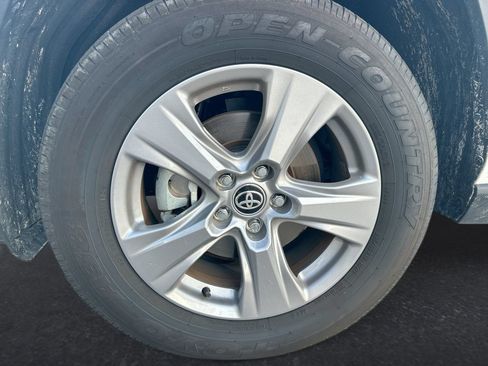 Certified 2025 Toyota RAV4 LE AWD/4WD image 10