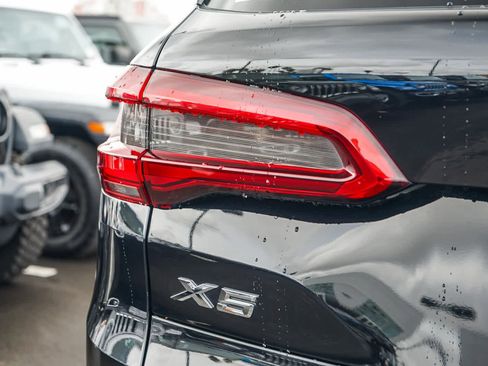 Used 2019 BMW X5 xDrive40i w/ Premium Package image 7