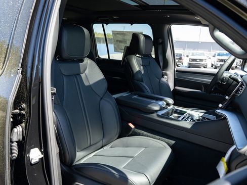 New 2026 Jeep Grand Wagoneer Limited AWD/4WD image 24