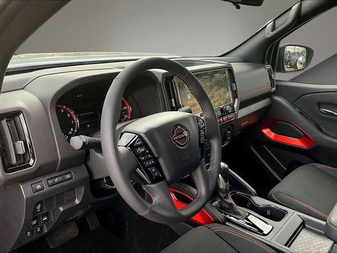 Certified 2025 Nissan Frontier PRO-4X AWD/4WD image 18
