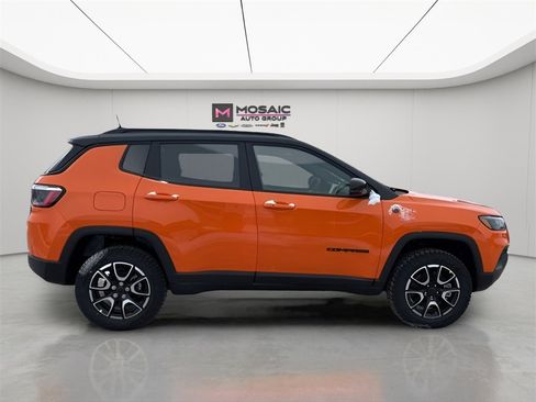 New 2026 Jeep Compass Trailhawk image 8