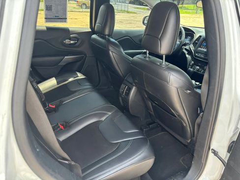 Used 2020 Jeep Cherokee Latitude Plus FWD image 17