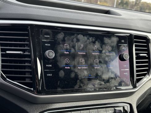 Used 2022 Volkswagen Atlas SEL R-Line image 24