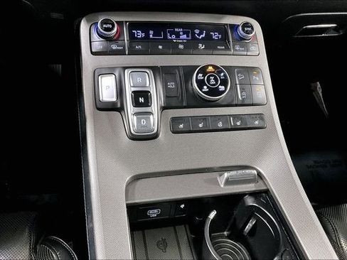 Used 2021 Hyundai Palisade Limited w/ Winter Package image 17