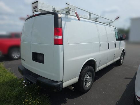 Used 2020 Chevrolet Express 2500 w/ Driver Convenience Package RWD image 4