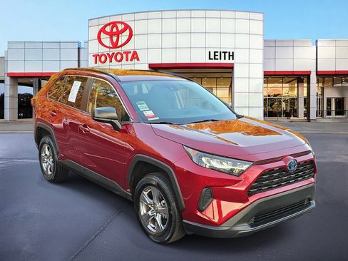 Certified 2022 Toyota RAV4 LE image 3
