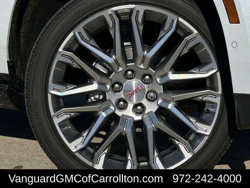 New 2026 GMC Yukon Denali w/ Denali Reserve Package AWD/4WD image 9