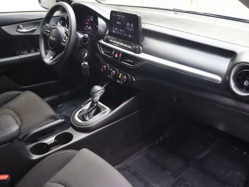Used 2024 Kia Forte LXS w/ LXS Technology Package image 10