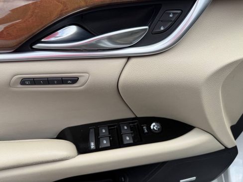 Used 2018 Cadillac XTS Luxury w/ Driver Awareness Package FWD image 17