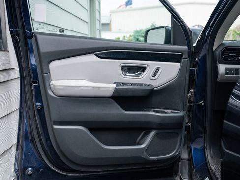 Used 2025 Honda Pilot EX-L image 24