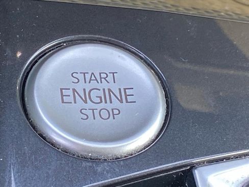 Certified 2022 Volkswagen Tiguan SE w/ Panoramic Sunroof Package image 16