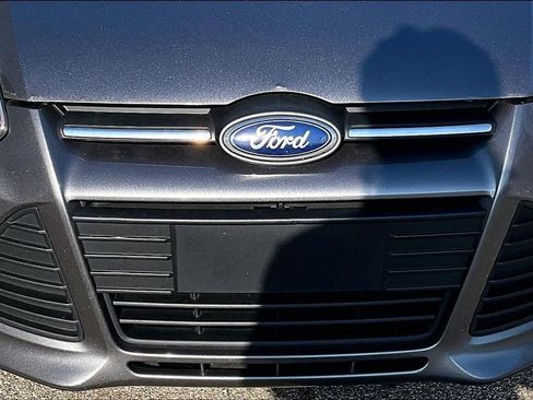Used 2014 Ford Focus SE FWD image 28