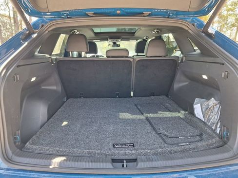 Used 2025 Volkswagen Atlas Cross Sport SE image 26