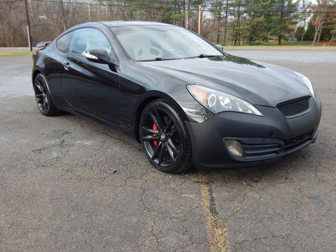 Used 2010 Hyundai Genesis 3.8 image 6