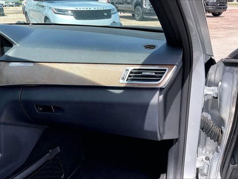 Used 2014 Mercedes-Benz E 350 Sedan image 23