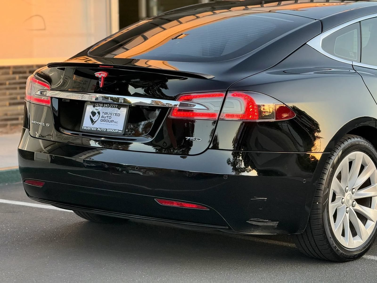 Used 2017 Tesla Model S 75D AWD/4WD image 9