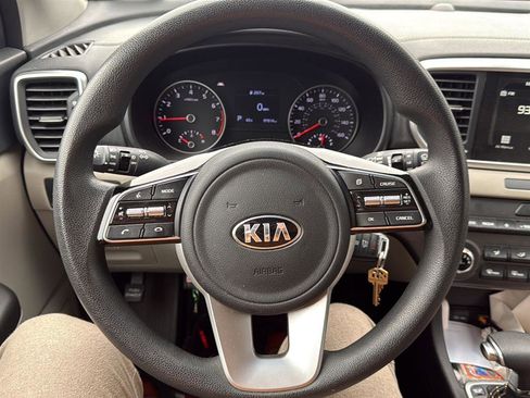 Used 2020 Kia Sportage LX image 4