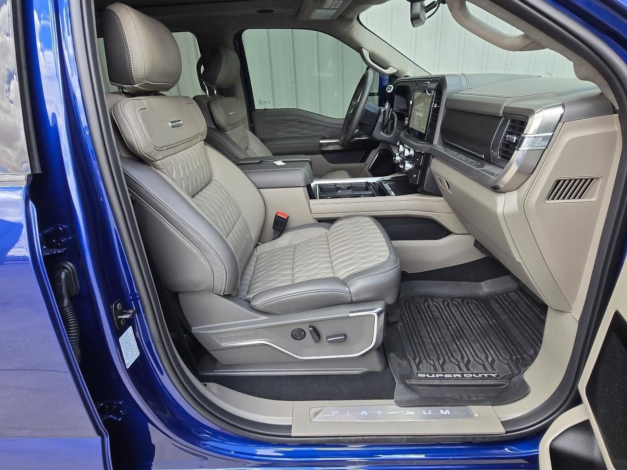 Used 2026 Ford F450 Platinum w/ Platinum Plus Package AWD/4WD image 7