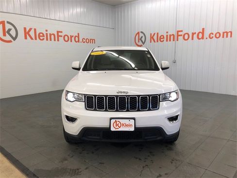 Used 2018 Jeep Grand Cherokee Laredo image 2