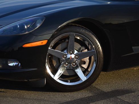 Used 2007 Chevrolet Corvette Coupe w/ Preferred Equipment Group image 11