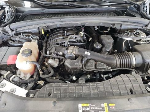 Used 2024 Jeep Grand Cherokee L Limited w/ Luxury Tech Group II image 19