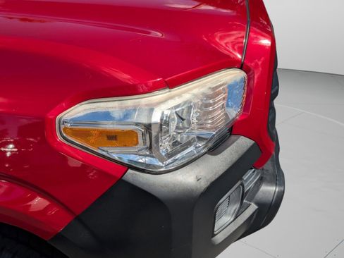 Used 2018 Toyota Tacoma SR image 11